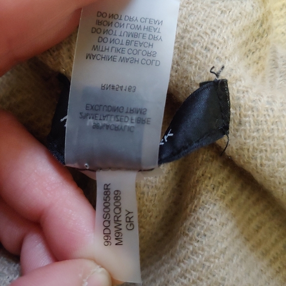 Andrew Marc Light Gray Flint Poncho Shawl Size Women's One Size NEW with Tags - Picture 9 of 10